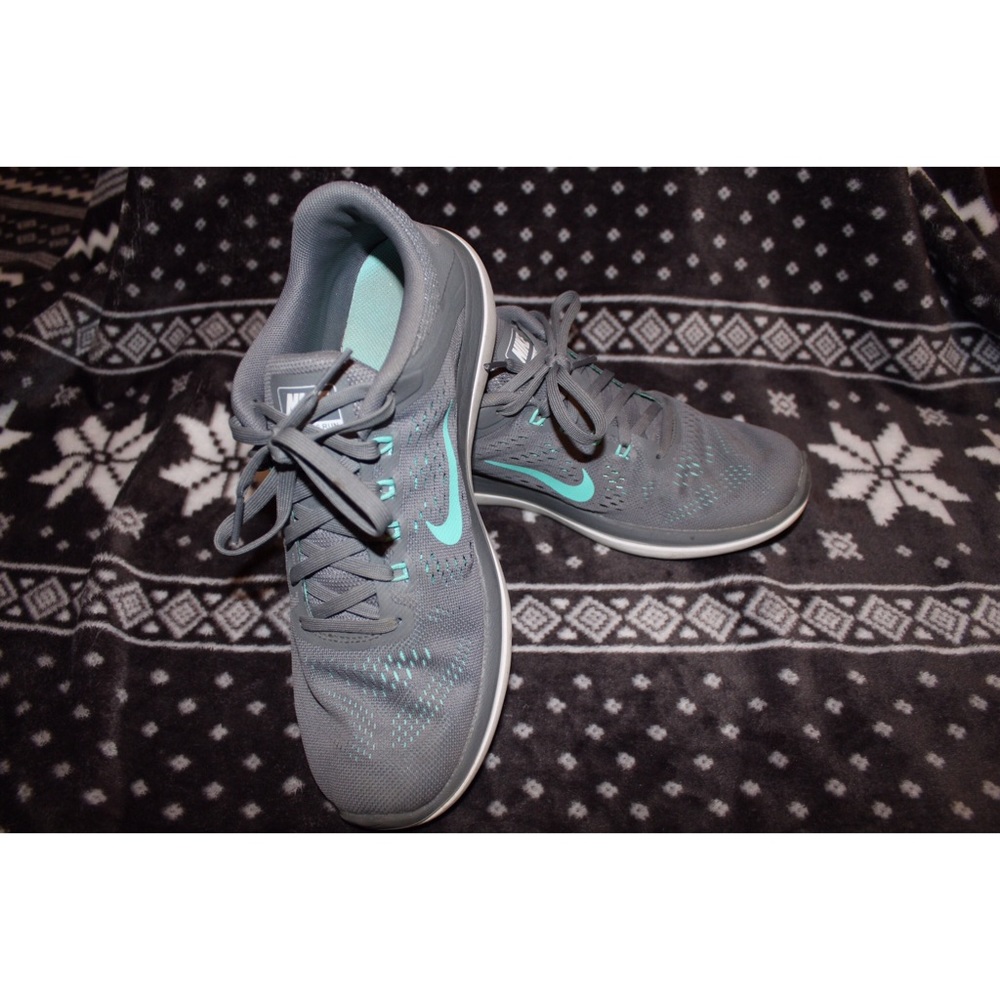 Nike Shoes - Picture 2 of 4